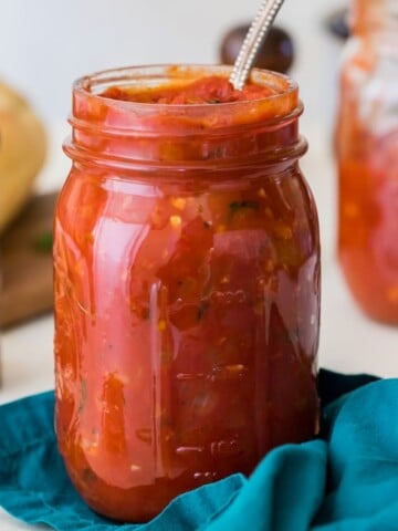 Marinara sauce in mason jar